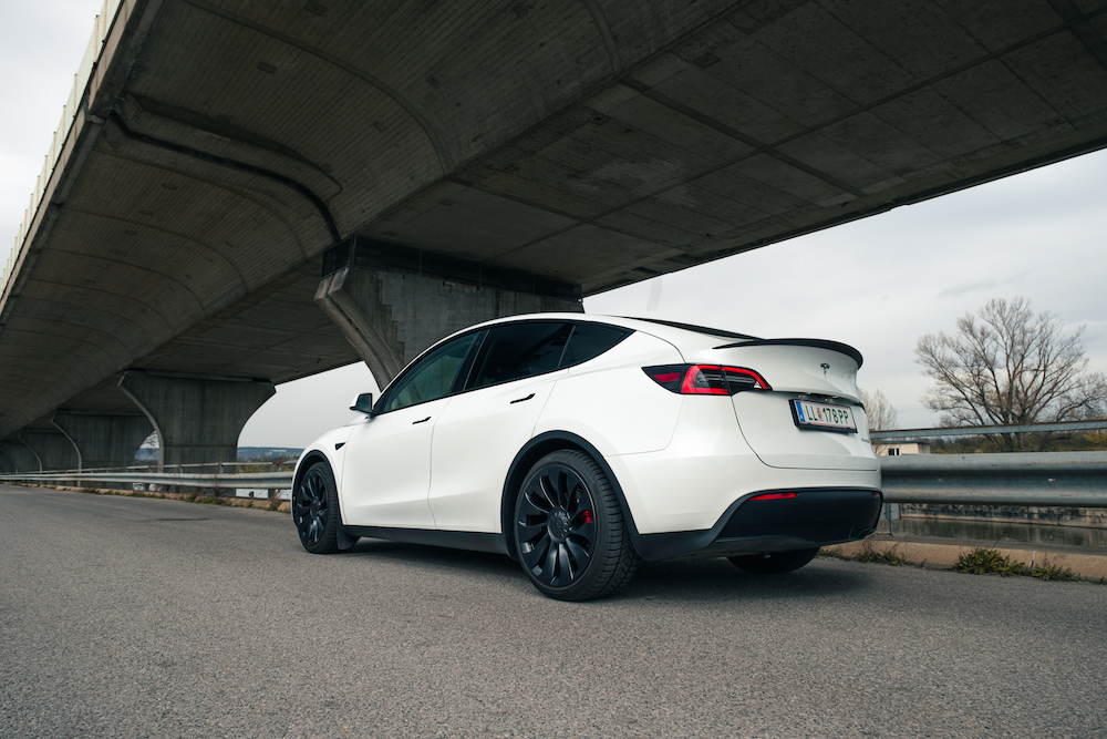 Tesla Model Y Performance Heckansicht
